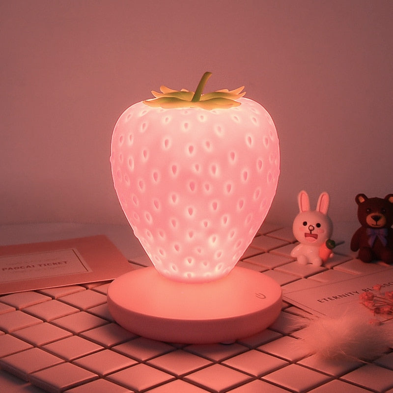 Luz Nocturna de Fresa USB – Lámpara LED de Silicona Suave con Control Táctil | Night Light Recargable para Dormitorio Infantil