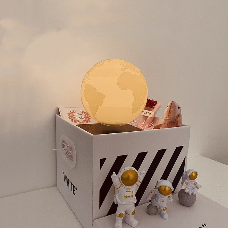 Lámpara Levitante Luna/Tierra con LED – Luz Nocturna Flotante con Control Inteligente y Set Decorativo de Astronautas | Regalo Premium
